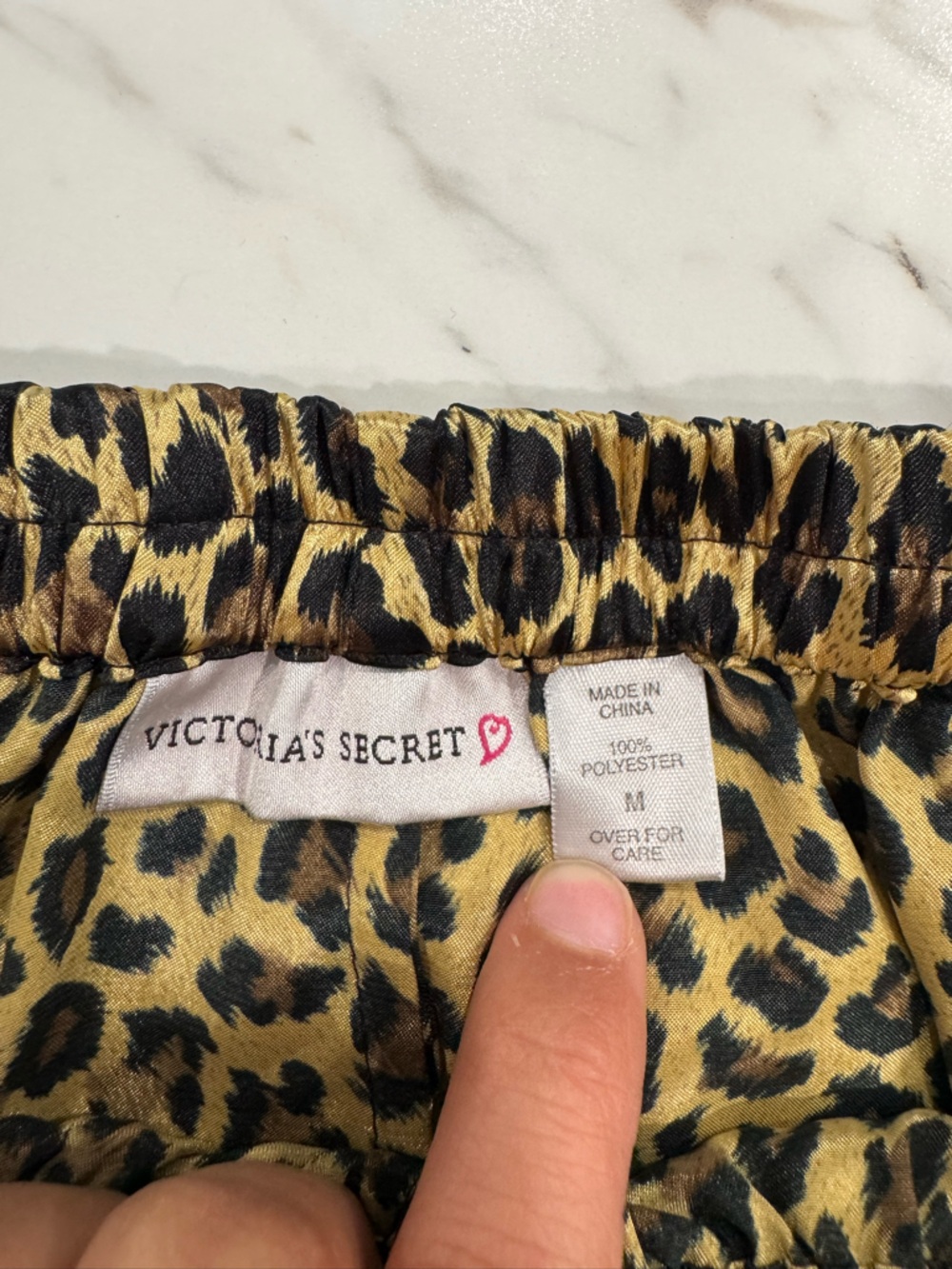 Victoria's Secret Women's Leopard Print Pajama Set Size M Top& Pants 2 Piece - Picture 6 of 11